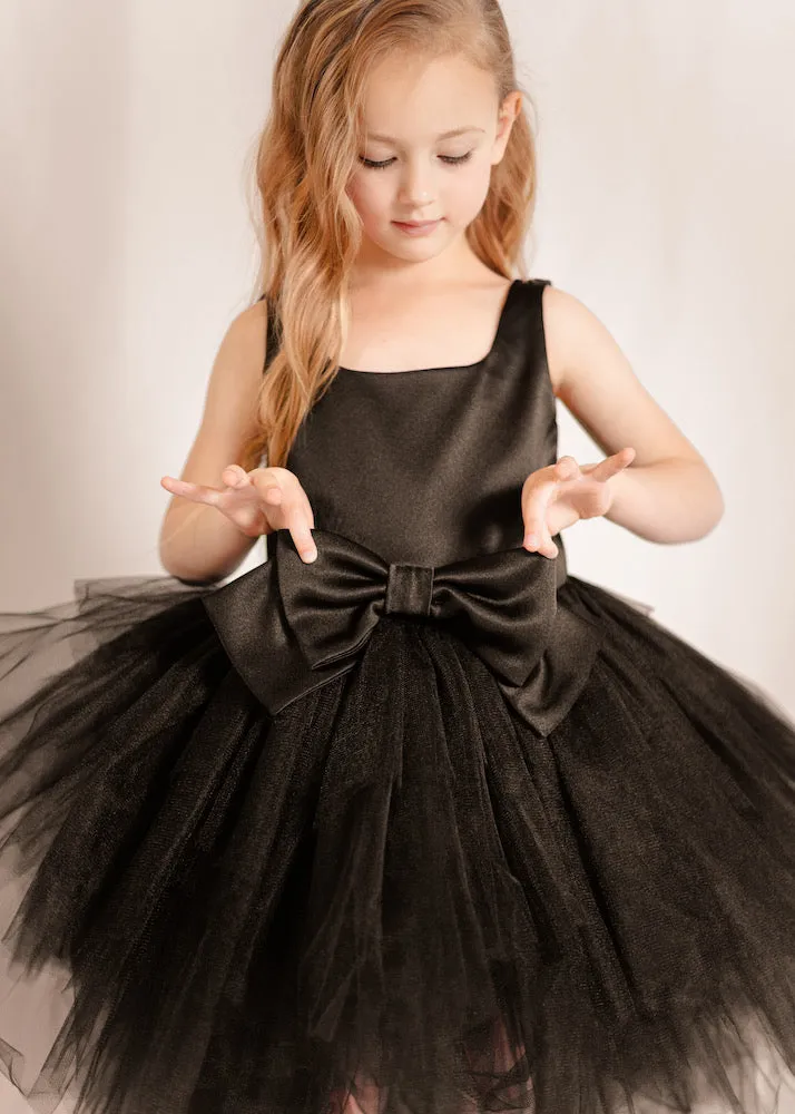 Alice in black
