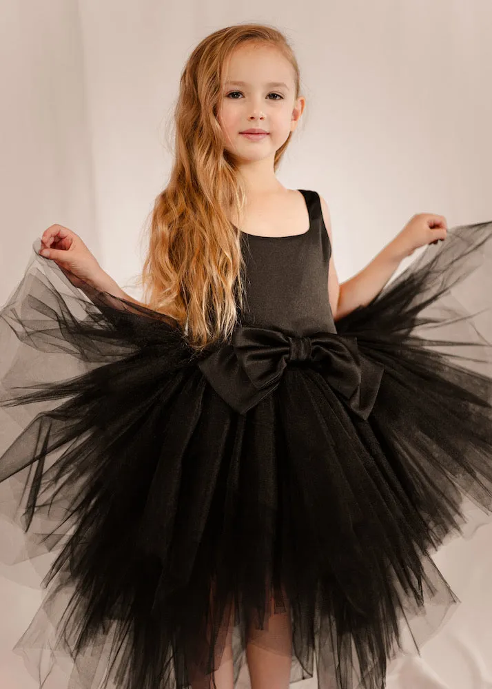Alice in black