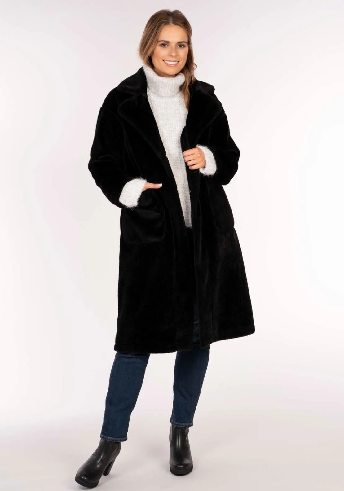 Fur Jacket With Pockets - Black