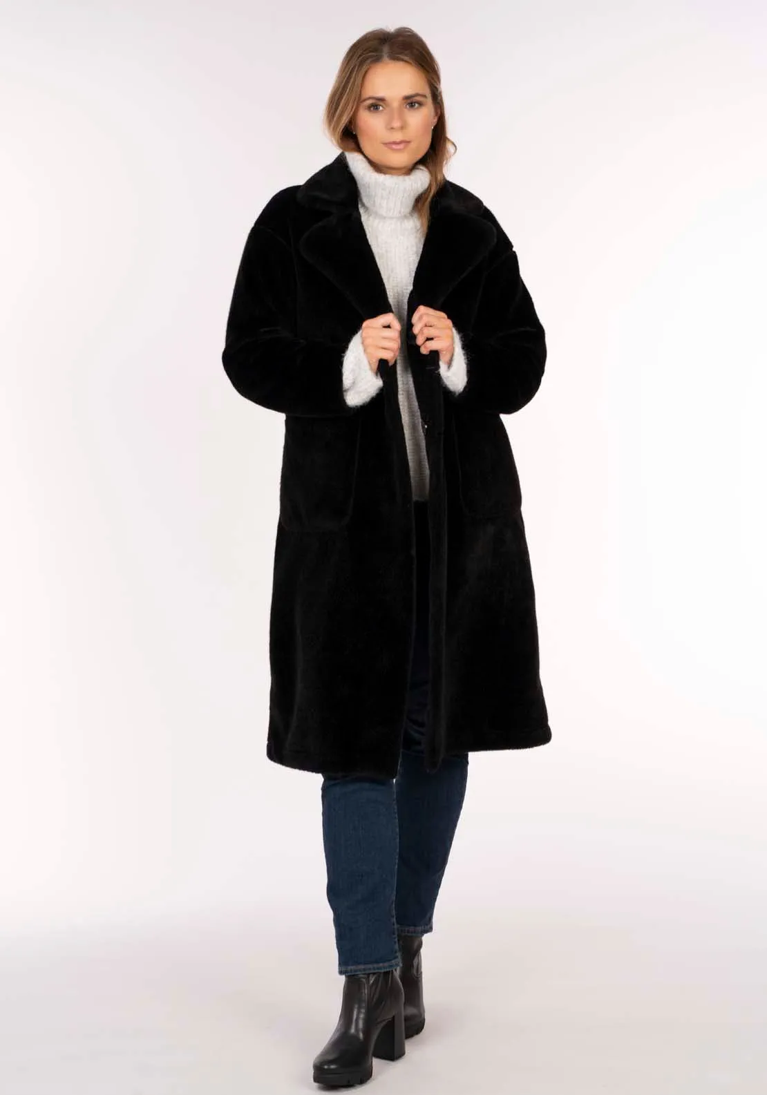Fur Jacket With Pockets - Black