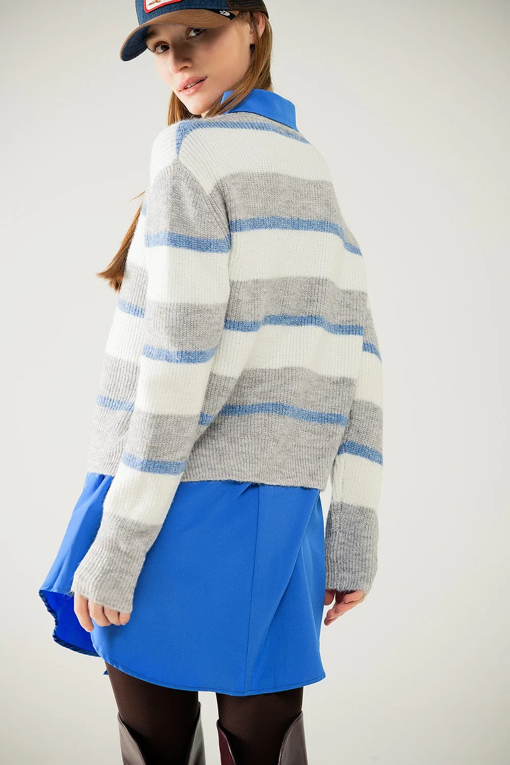 Grey jersey with ecru and blue stripes