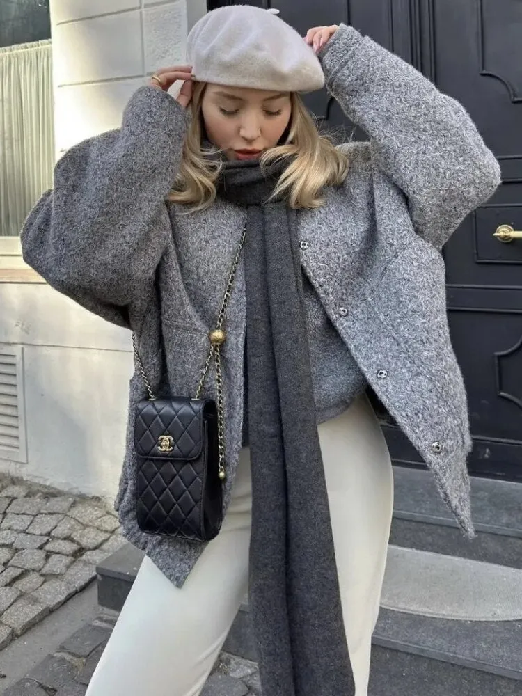 Long-sleeved tops for women: Hidden buttons, round neckline - Trendy fashion for any season