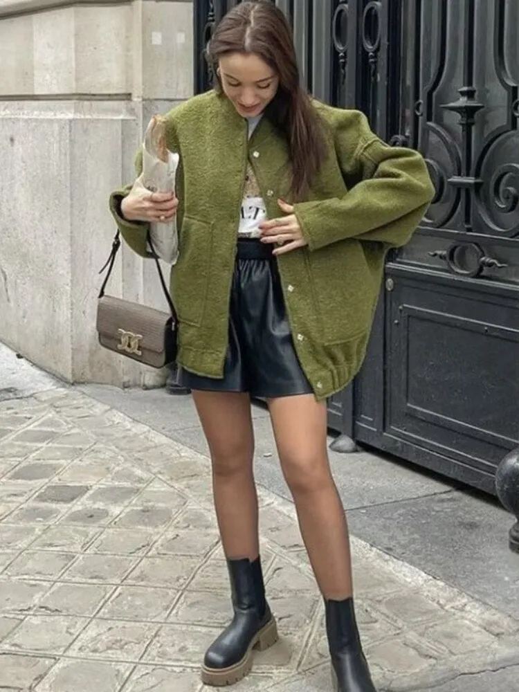 Long-sleeved tops for women: Hidden buttons, round neckline - Trendy fashion for any season