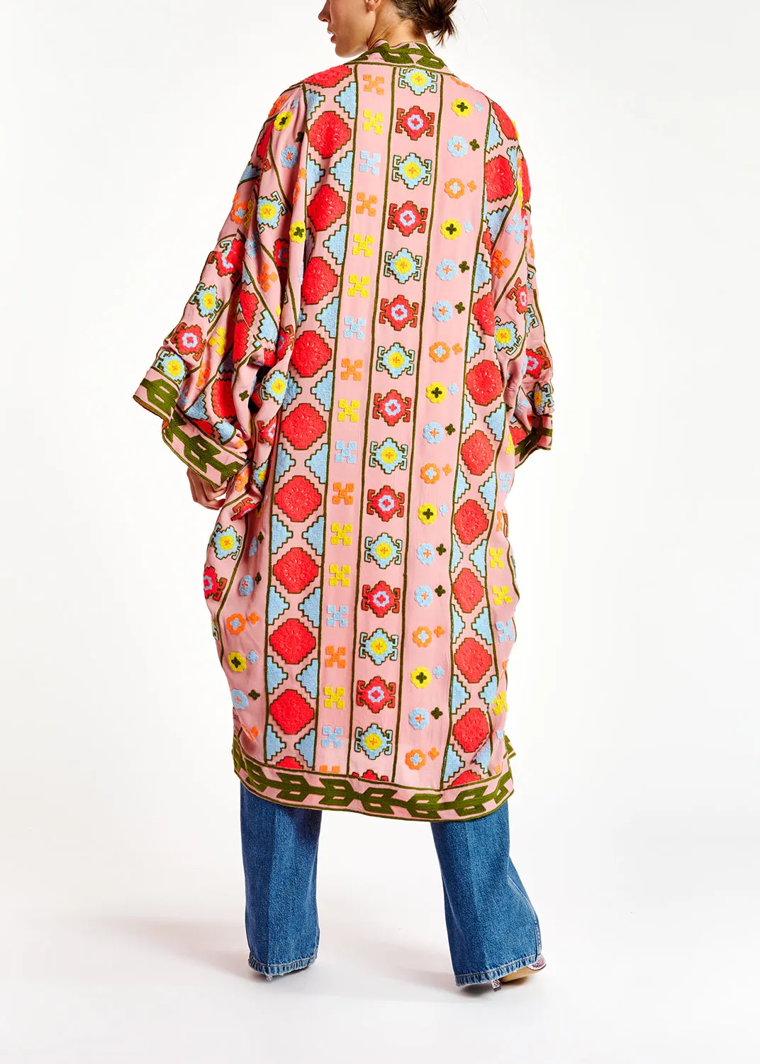 Pink kimono with colorful embroideries