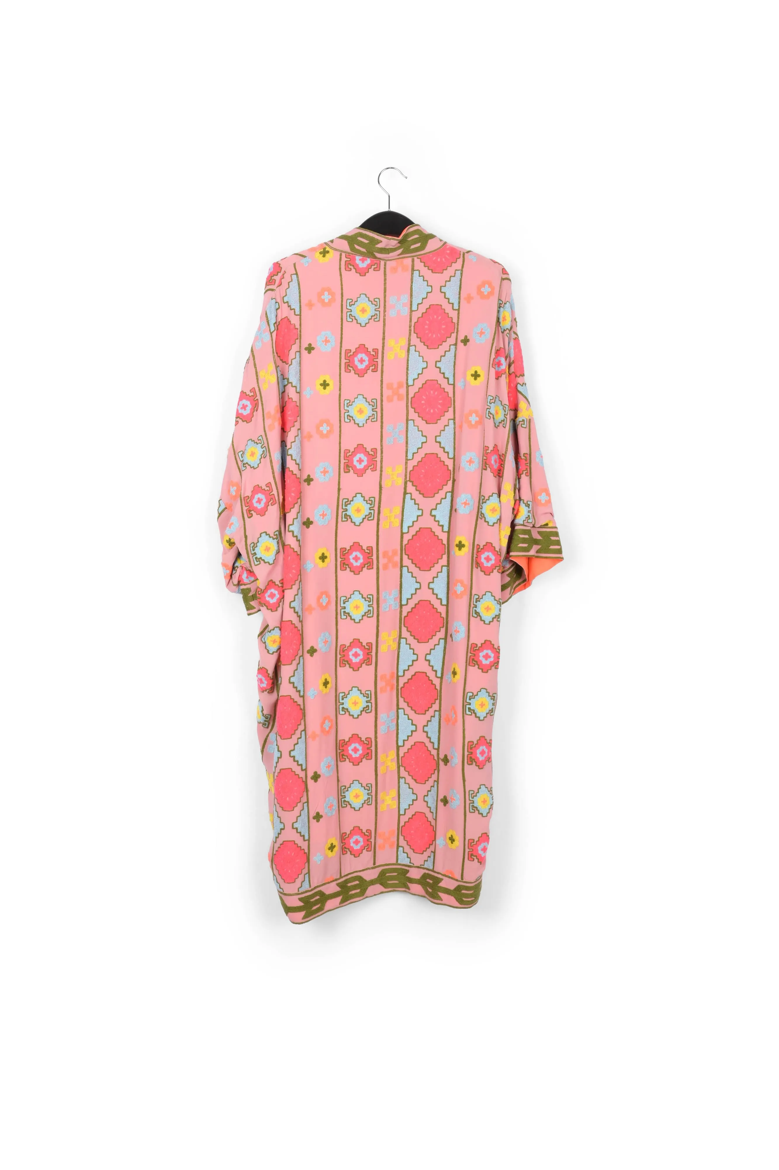 Pink kimono with colorful embroideries