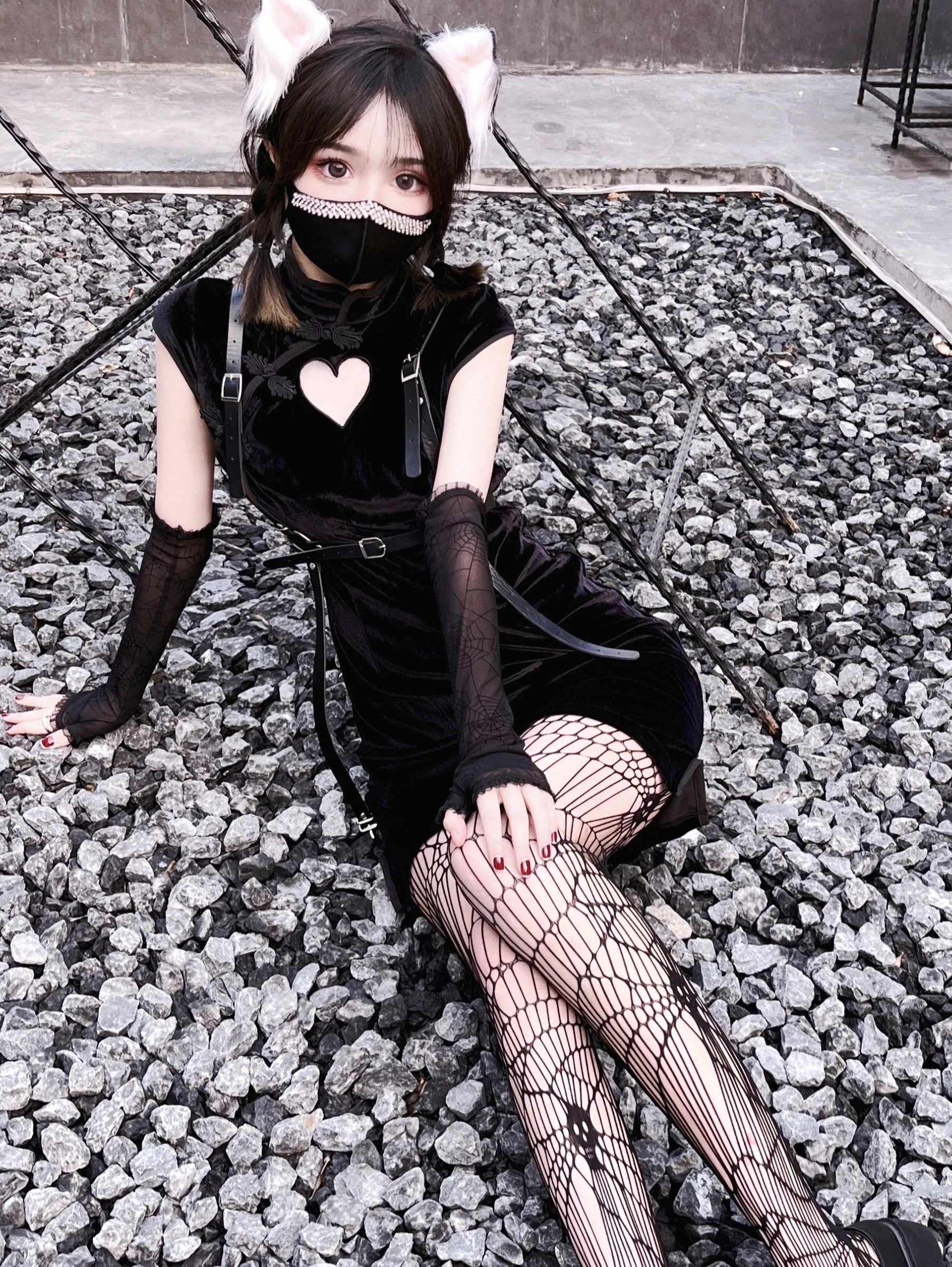 Punk Heart Cutout Dress   KF83063