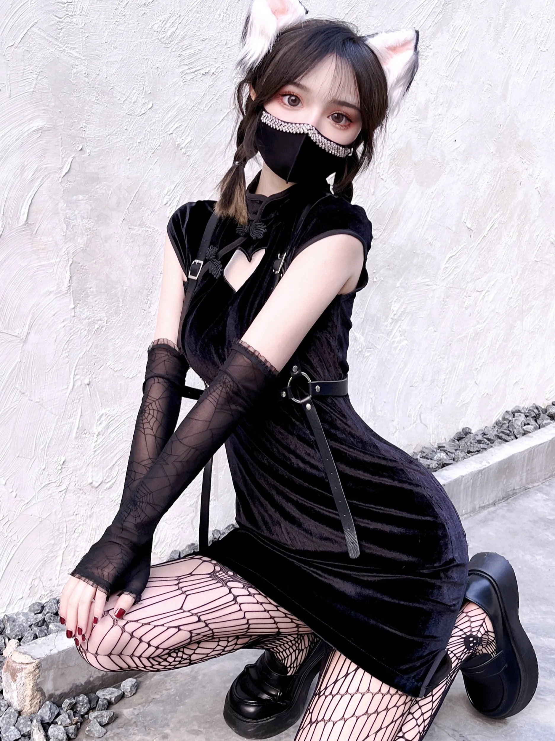 Punk Heart Cutout Dress   KF83063