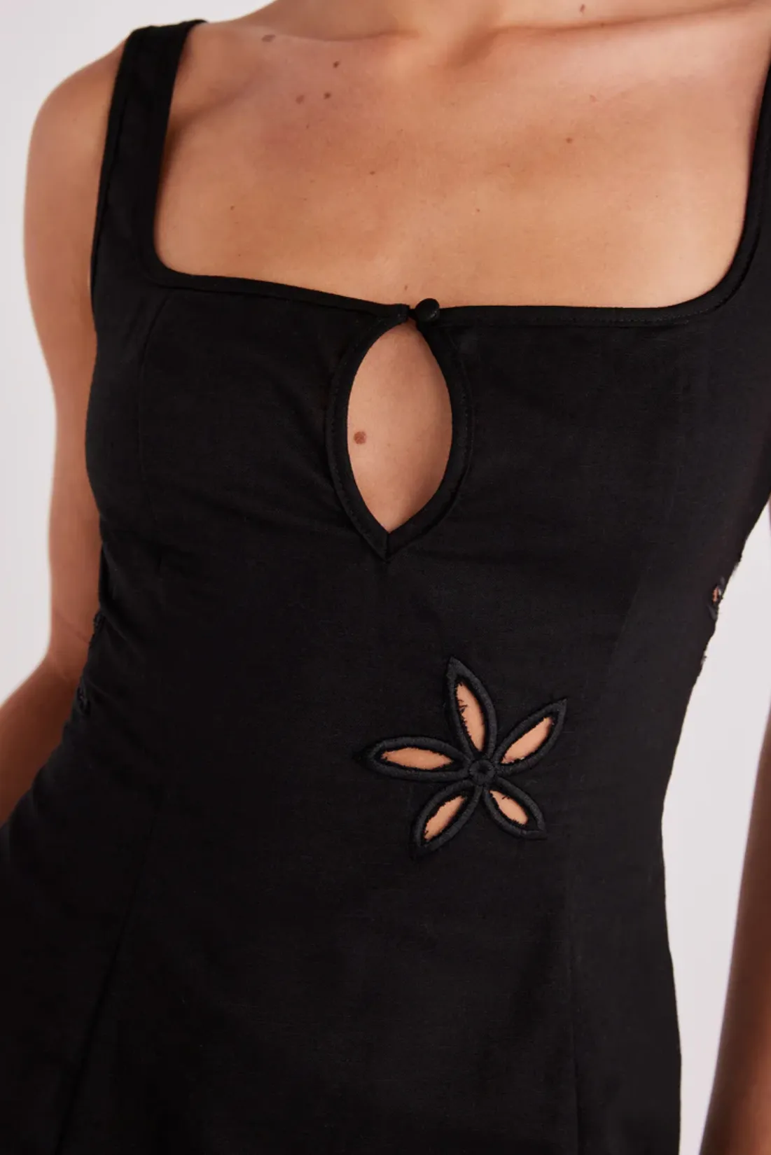 SNDYS THE LABEL FLORA MINI DRESS - BLACK