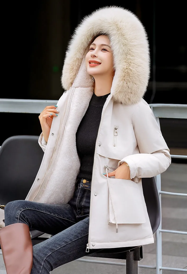 Stylish Water-resistant Parka with Zip-up Design and Fleece-lining
