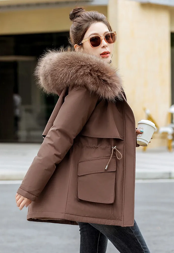 Stylish Water-resistant Parka with Zip-up Design and Fleece-lining