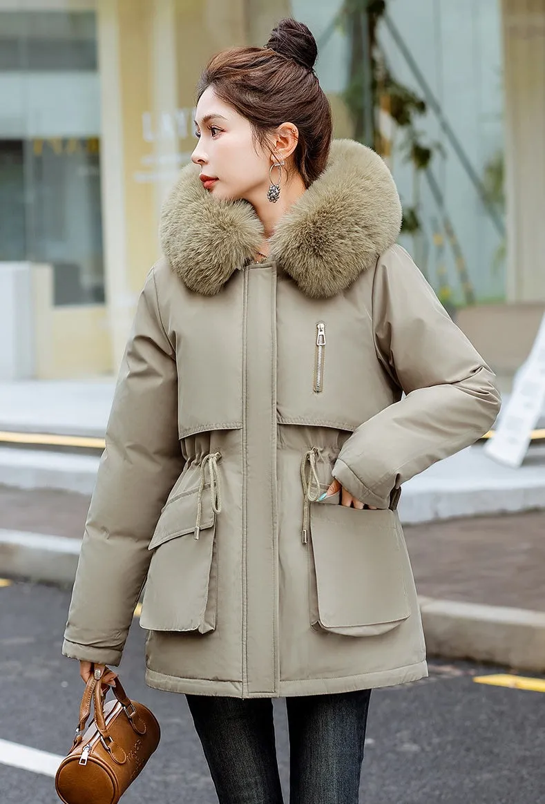 Stylish Water-resistant Parka with Zip-up Design and Fleece-lining