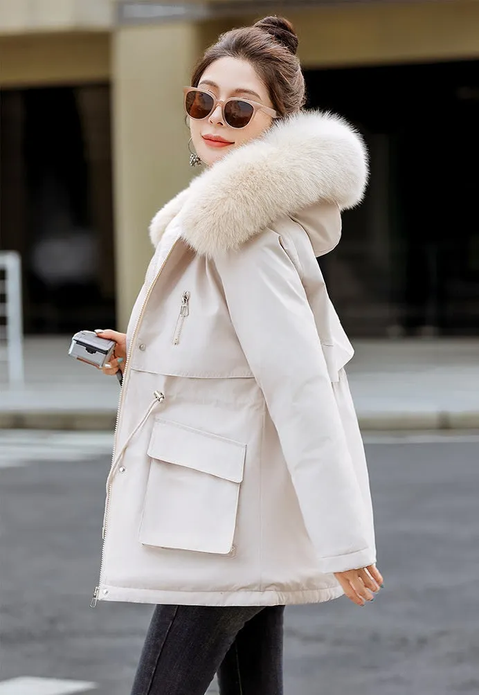 Stylish Water-resistant Parka with Zip-up Design and Fleece-lining