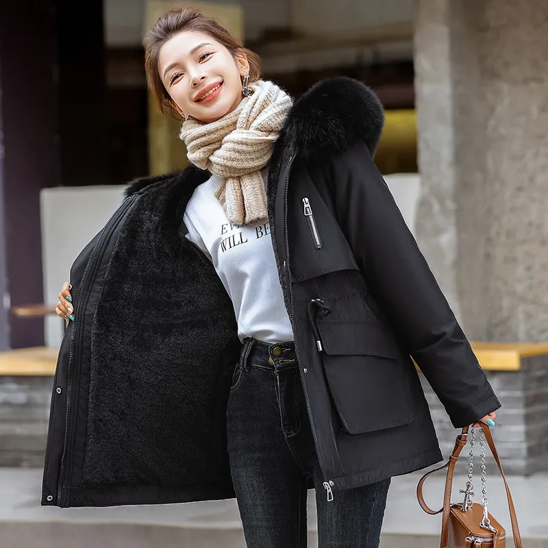 Stylish Water-resistant Parka with Zip-up Design and Fleece-lining