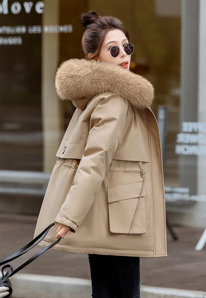 Stylish Water-resistant Parka with Zip-up Design and Fleece-lining