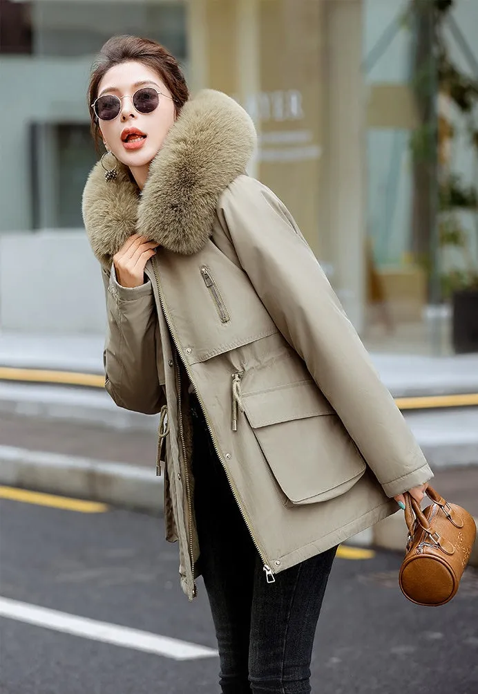 Stylish Water-resistant Parka with Zip-up Design and Fleece-lining