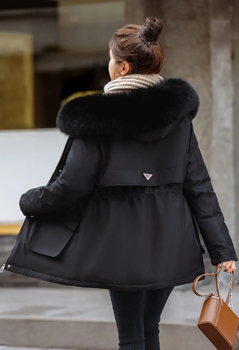 Stylish Water-resistant Parka with Zip-up Design and Fleece-lining