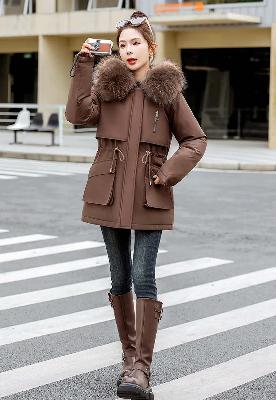 Stylish Water-resistant Parka with Zip-up Design and Fleece-lining